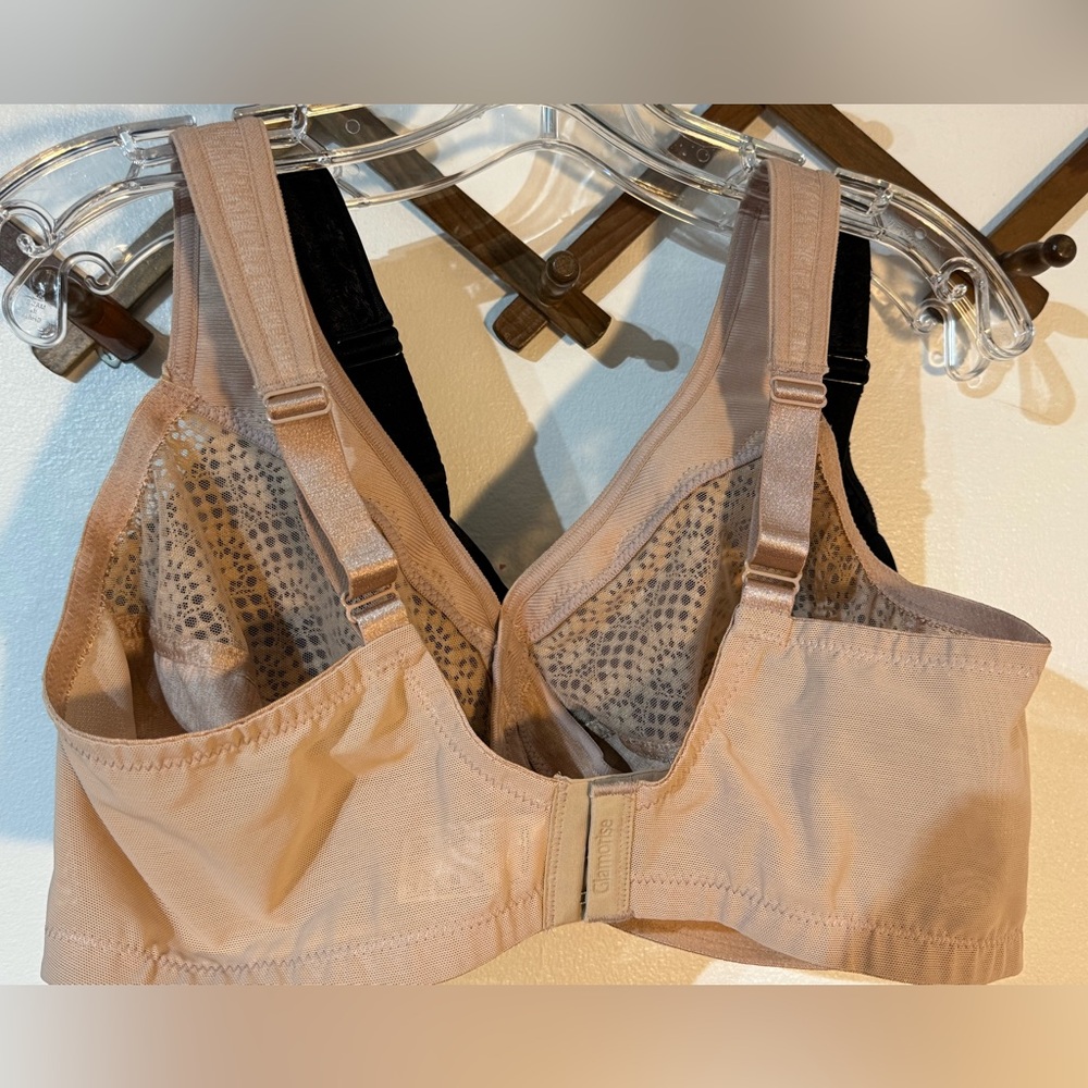 Glamorise Lace Bras - lot of 3 size 40D no underwire 2 black lace and 1 tan bra - Picture 5 of 8